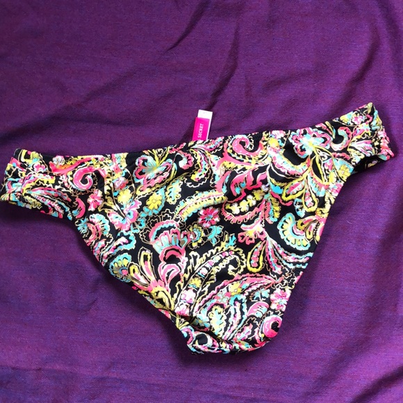 Paisley Victoria’s Secret bikini - Picture 6 of 6